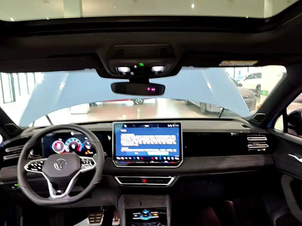 Volkswagen Tiguan L — миниатюра 18