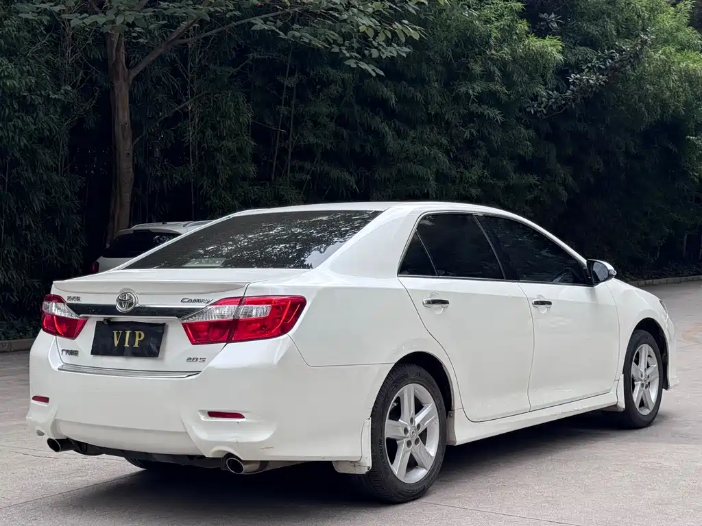 Toyota Camry — миниатюра 12