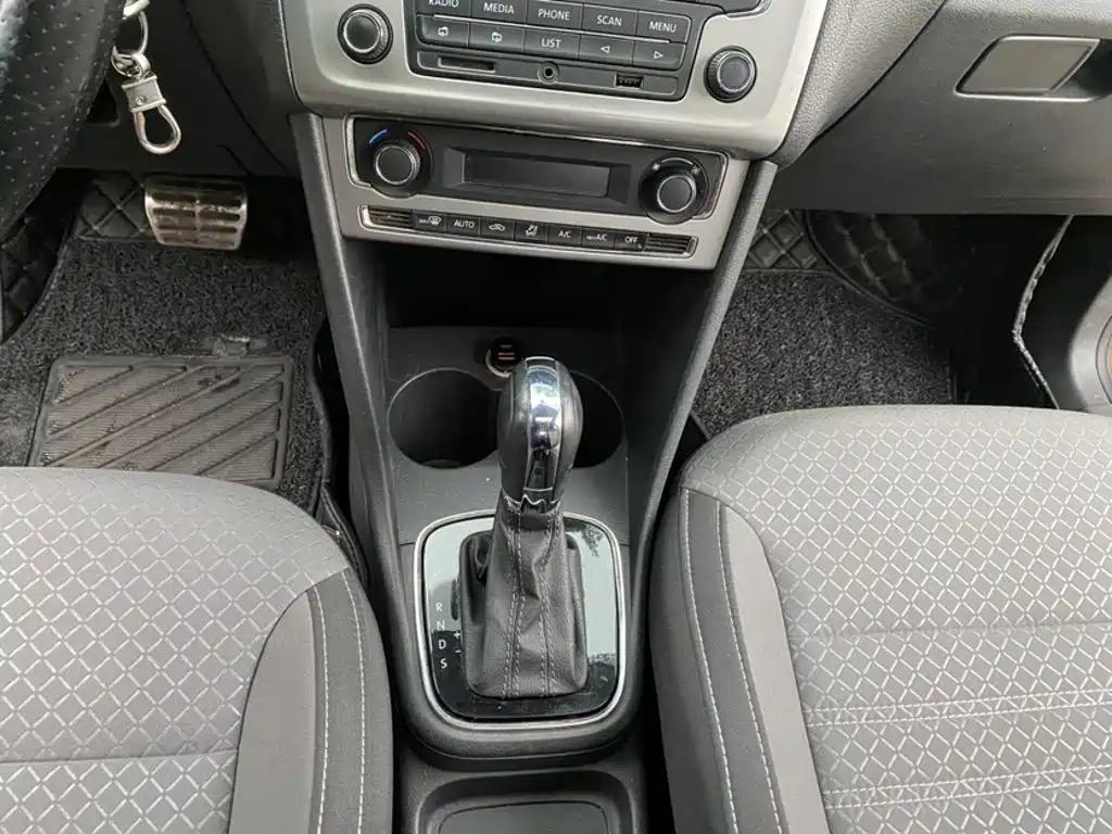 Volkswagen Polo — миниатюра 14