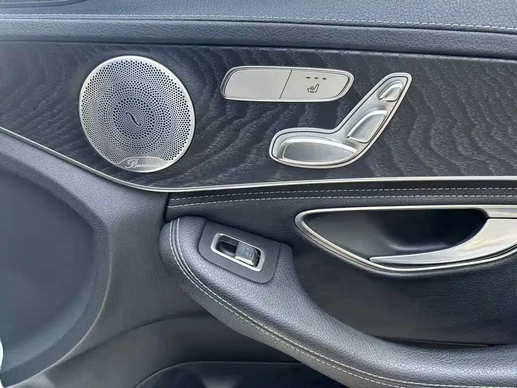 Mercedes-Benz C-Class — миниатюра 7