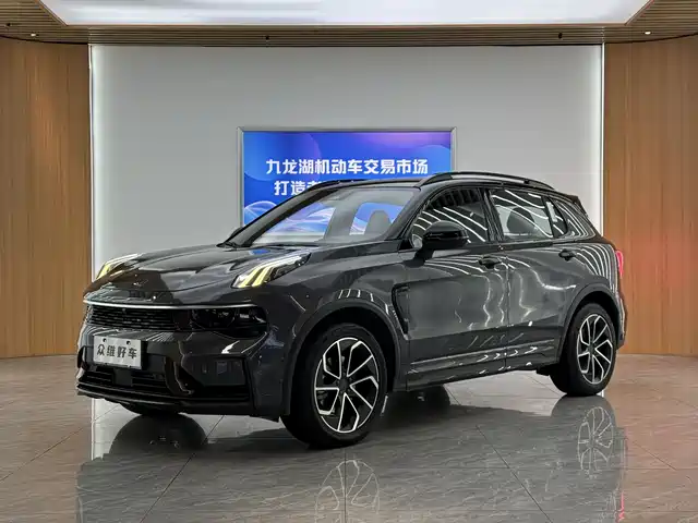 2022 Lynk & Co 01