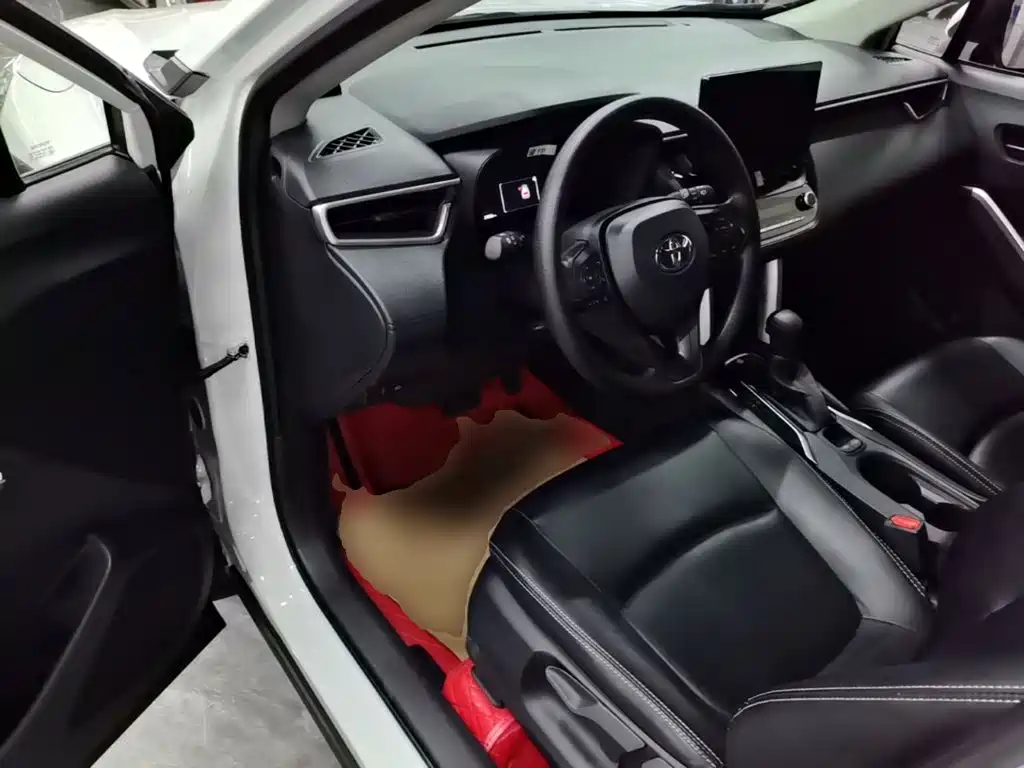 Toyota Corolla Cross — миниатюра 16