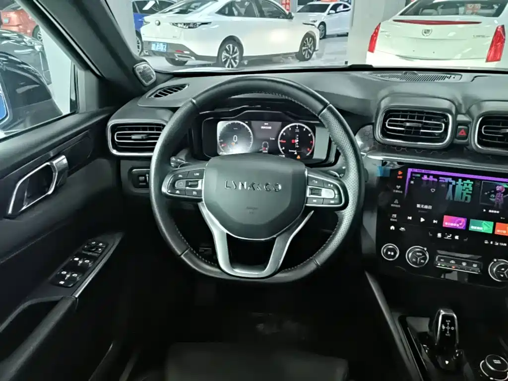 Lynk & Co 03 — миниатюра 11