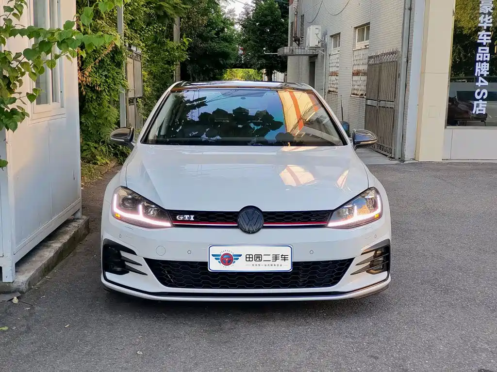 Volkswagen Golf — миниатюра 2