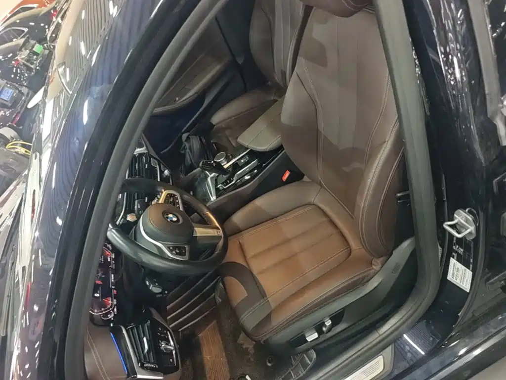 BMW 5 Series — миниатюра 15