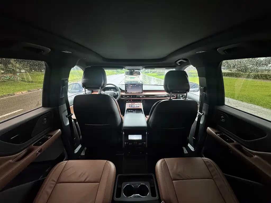 Lincoln Aviator — миниатюра 10