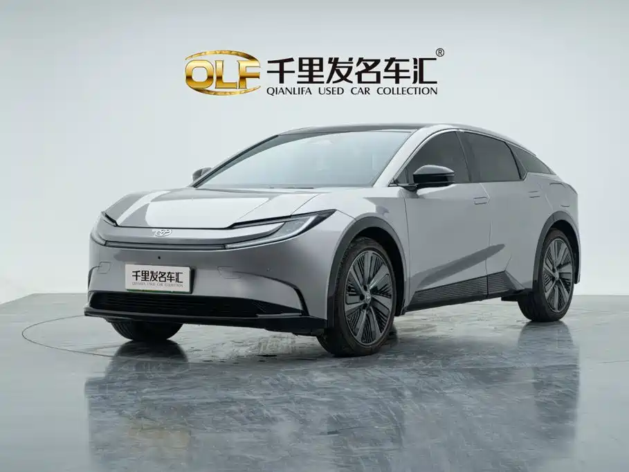 Toyota bZ5