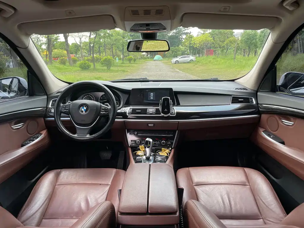 BMW 5 Series GT — миниатюра 17