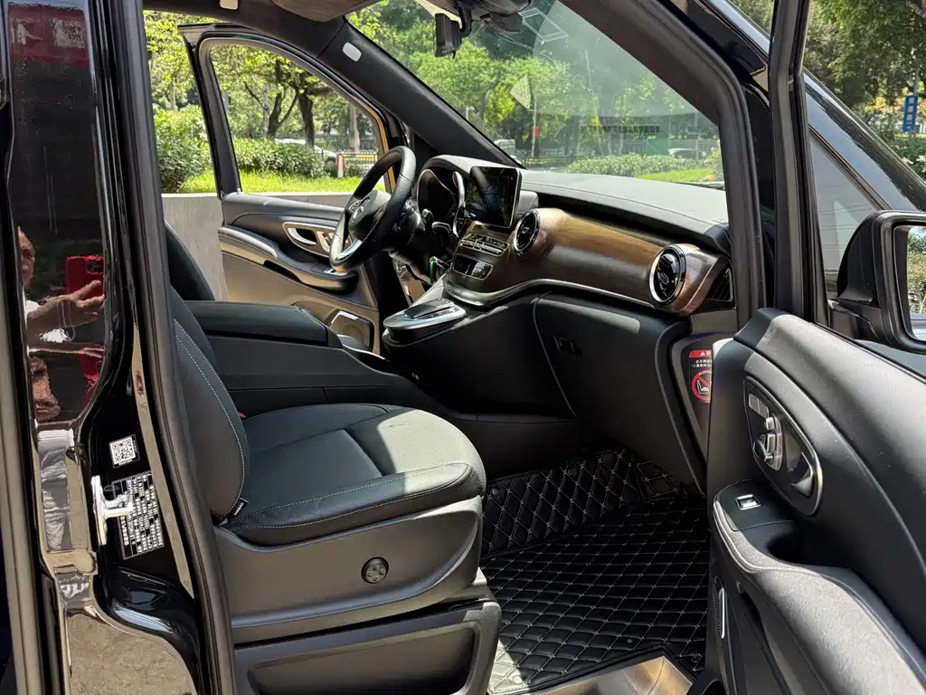 Mercedes-Benz V-Class — миниатюра 14