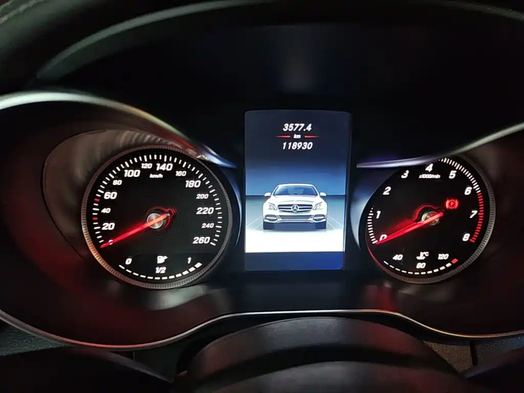 Mercedes-Benz C-Class — миниатюра 12