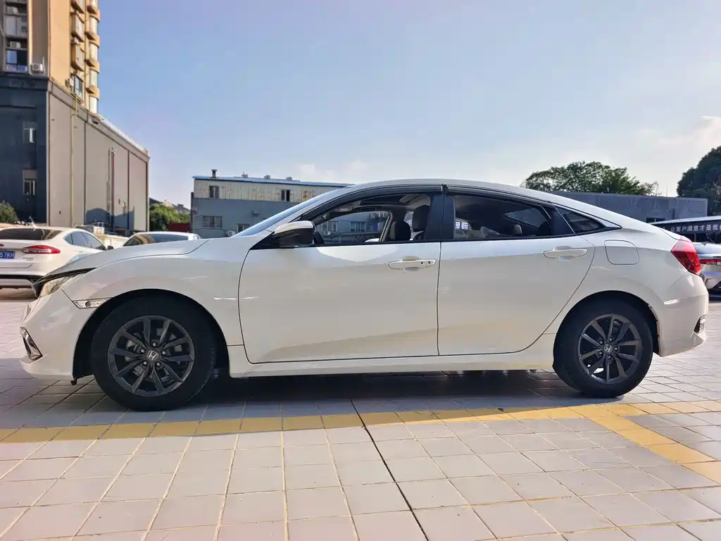 Honda Civic — миниатюра 5