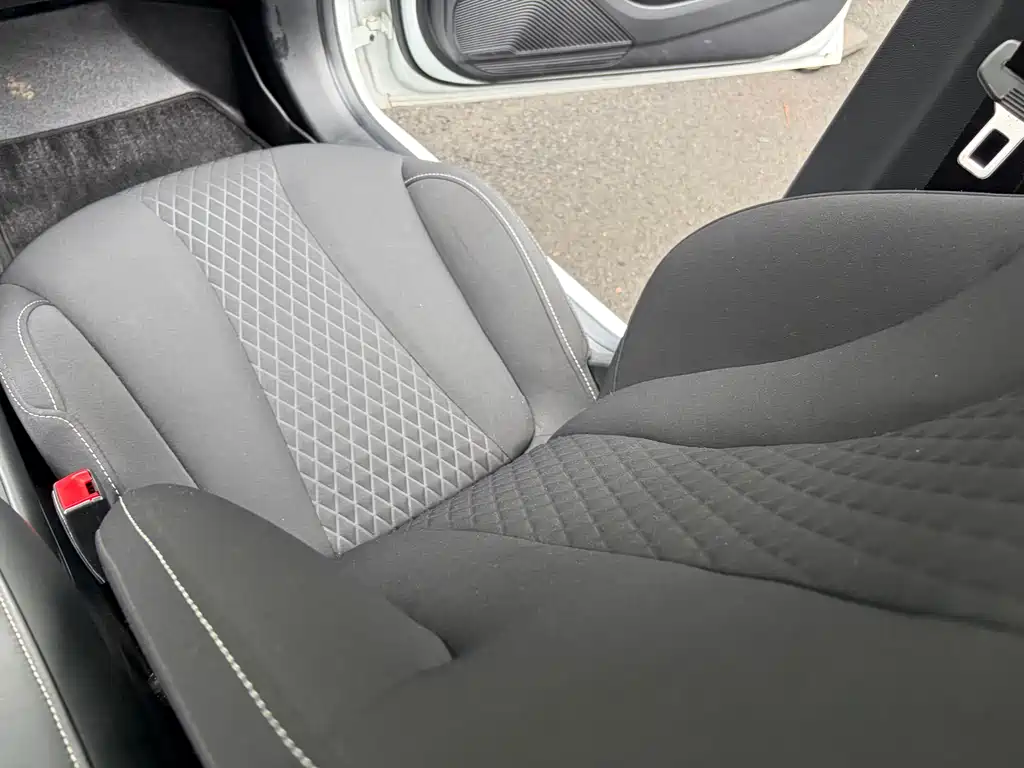 Roewe i5 1.5L Auto 4G Connected Leader Luxury Edition, фото 25
