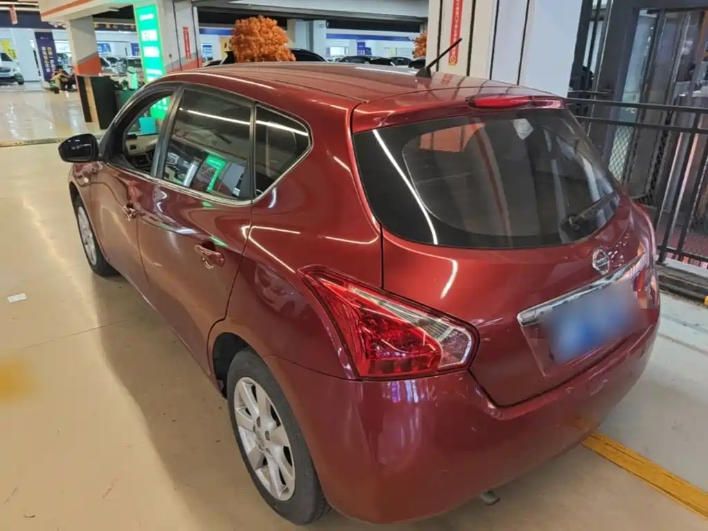 Nissan Tiida — миниатюра 5