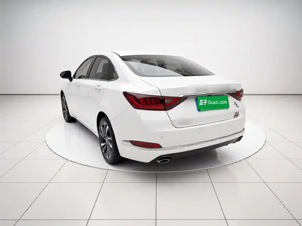 BAIC U7 — миниатюра 4