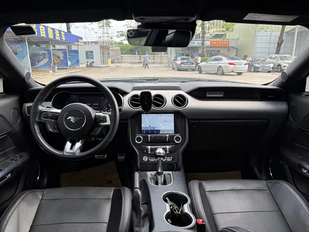 Ford Mustang — миниатюра 6
