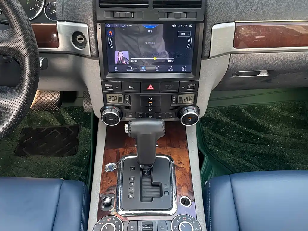 Volkswagen Touareg — миниатюра 11