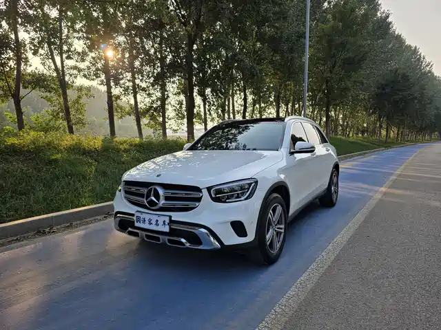 MERCEDES-BENZ GLC