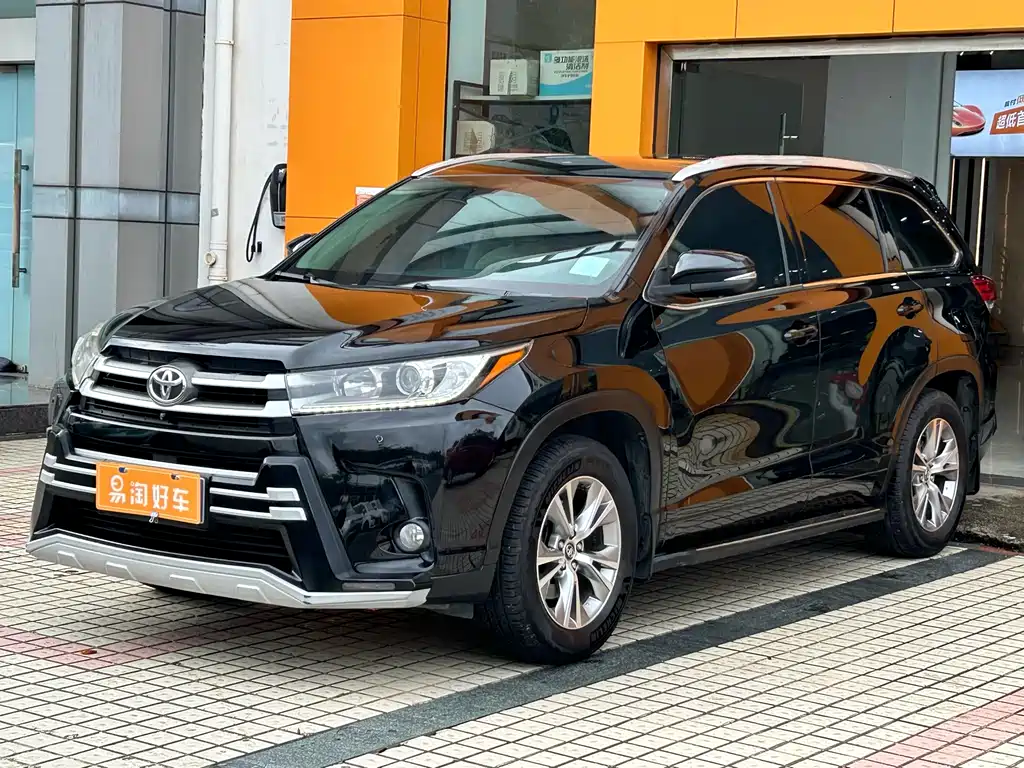 TOYOTA HIGHLANDER