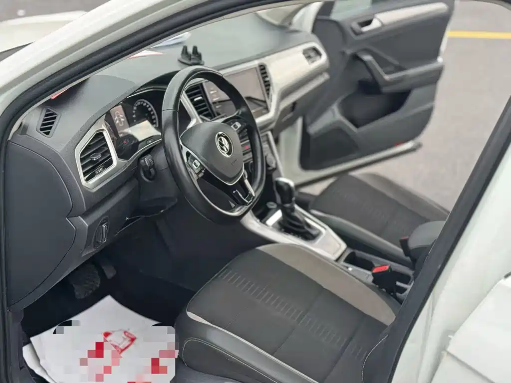 Volkswagen T-Roc — миниатюра 9