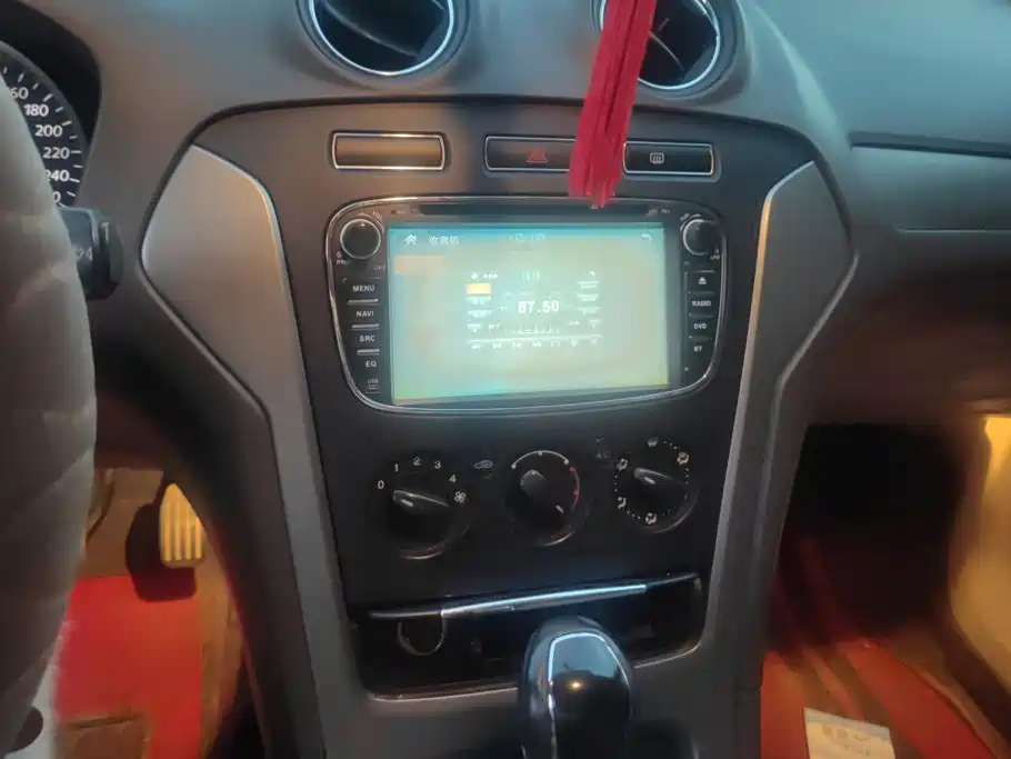 Ford Mondeo — миниатюра 13
