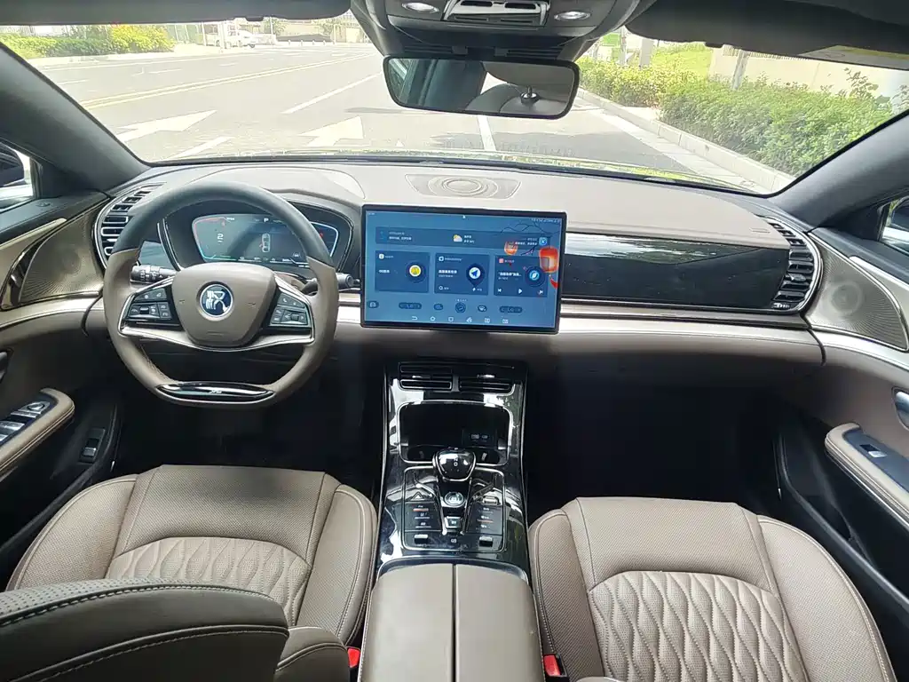 BYD Han — миниатюра 7