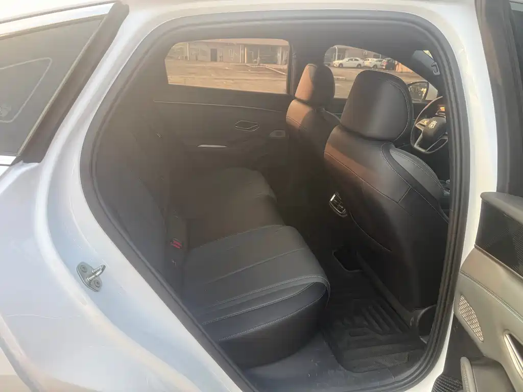 BYD Qin L — миниатюра 12