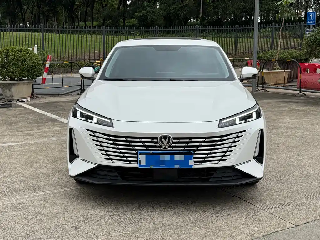 Changan Eado — миниатюра 2