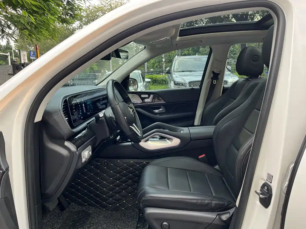 Mercedes-Benz GLE (Import) — миниатюра 9