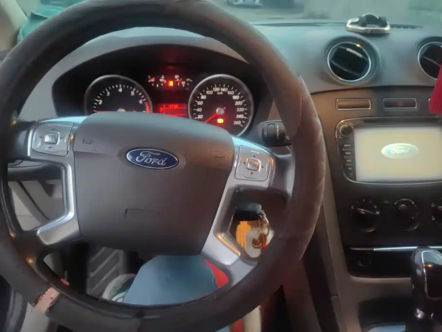 Ford Mondeo — миниатюра 12