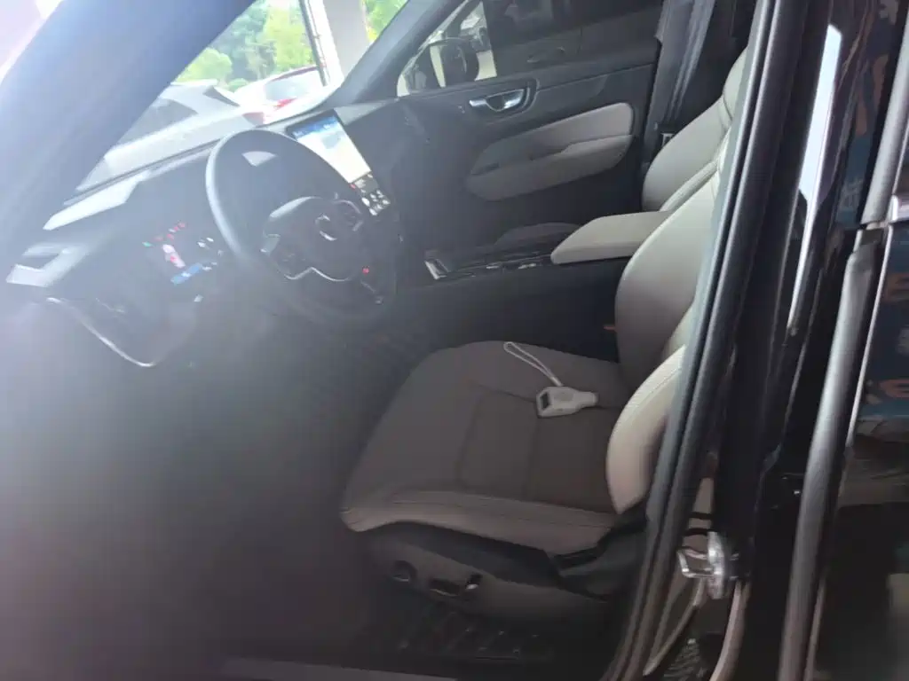 Volvo XC60 — миниатюра 11