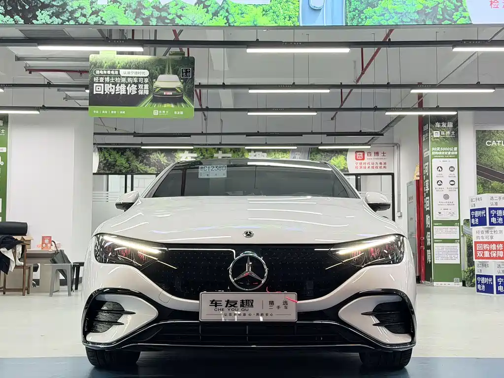 Mercedes-Benz EQE - фото 2