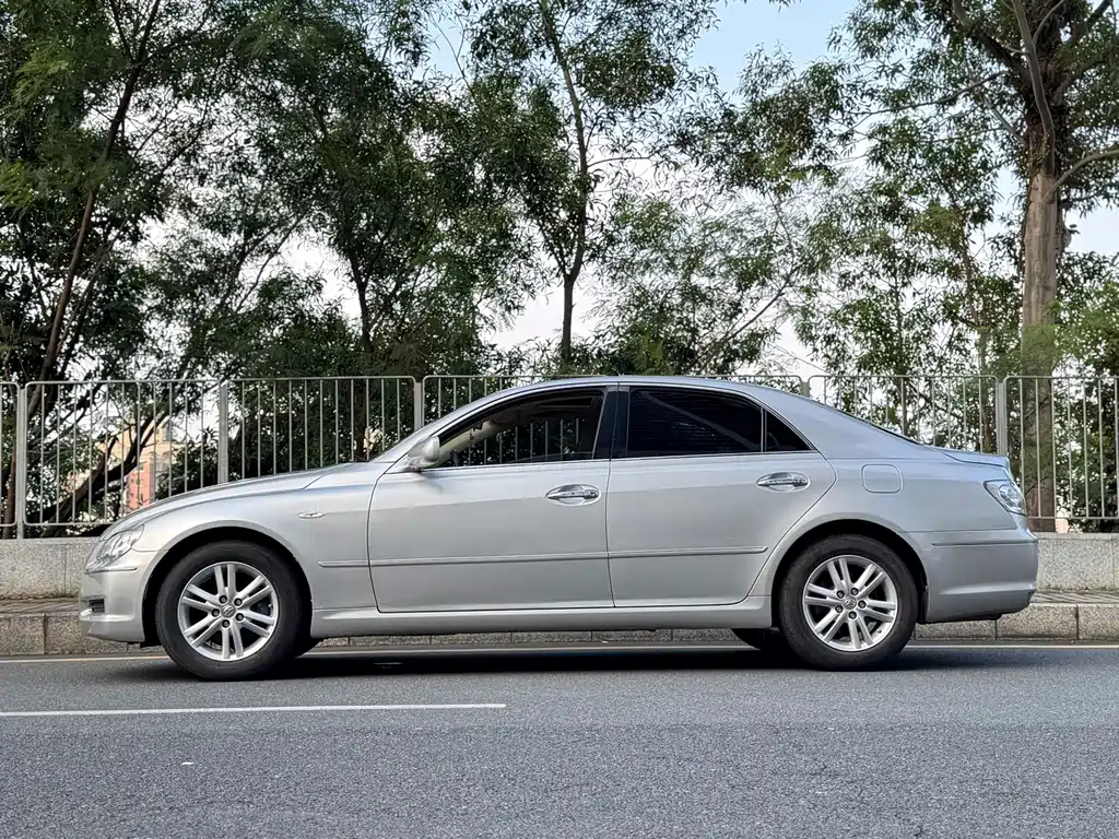 Toyota Reiz — миниатюра 8