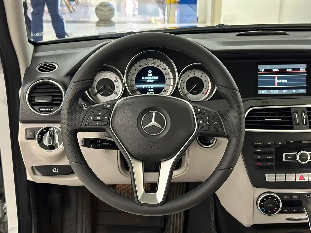 Mercedes-Benz C-Class — миниатюра 15