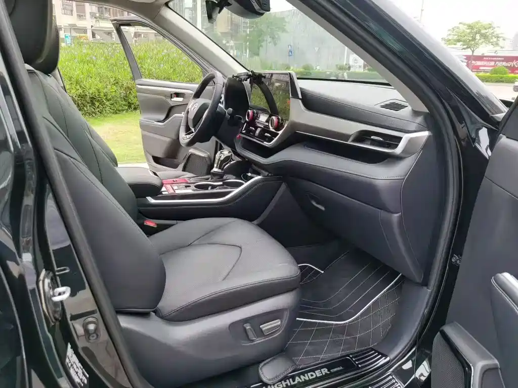 Toyota Highlander — миниатюра 7
