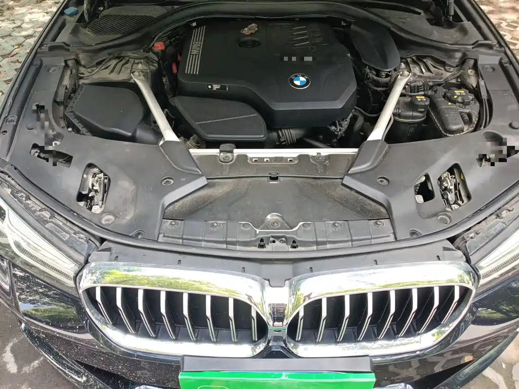 BMW 5 Series — миниатюра 11