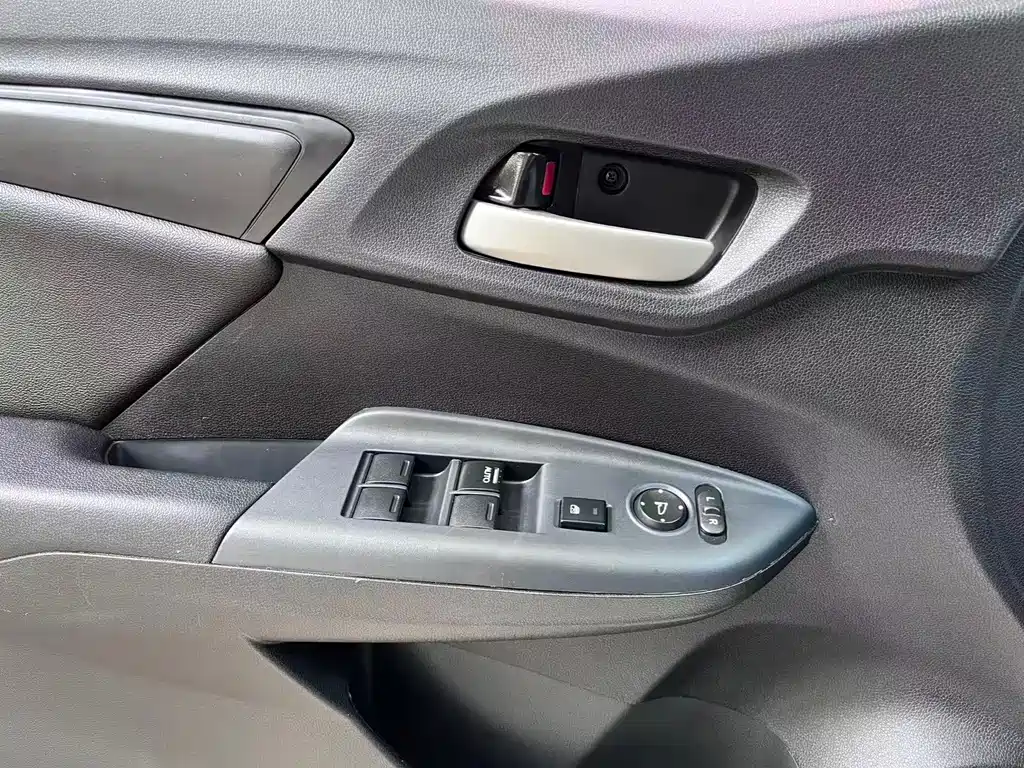 Honda Fit — миниатюра 5