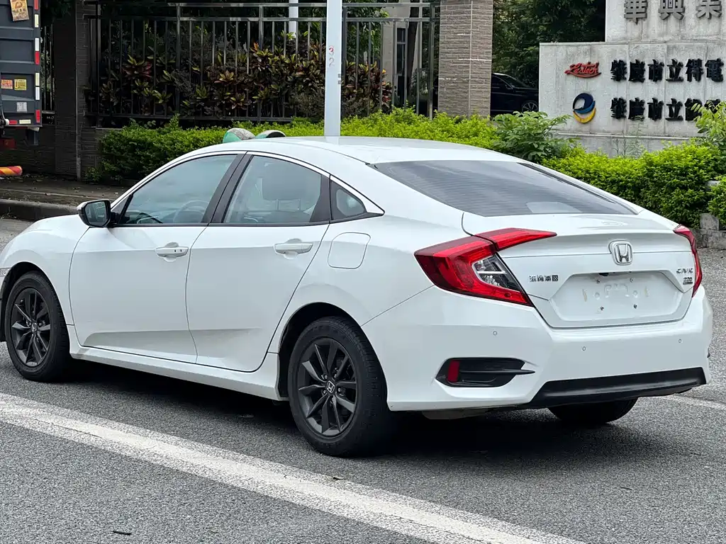 Honda Civic — миниатюра 6