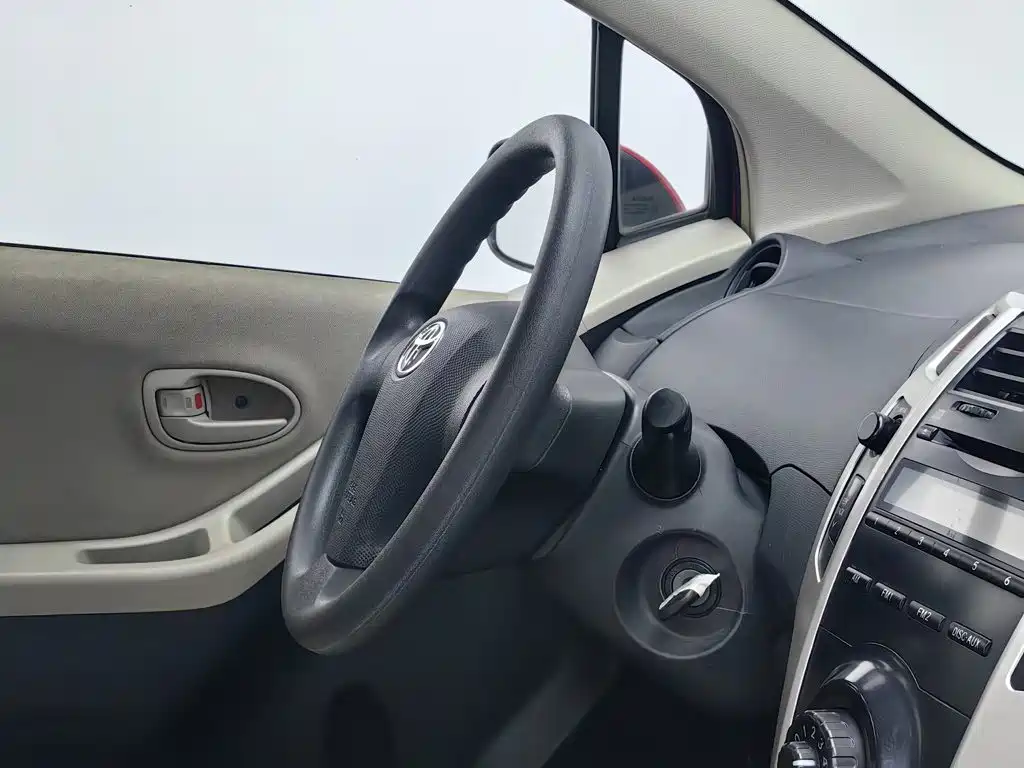 Toyota Yaris — миниатюра 22