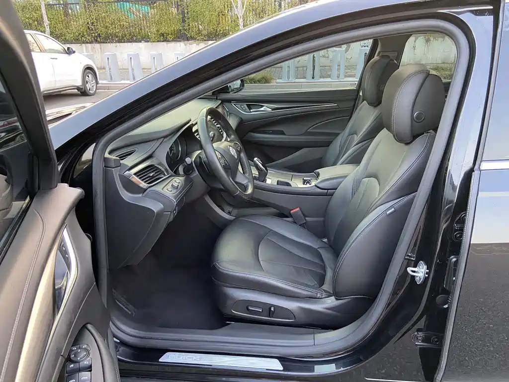 Buick LaCrosse — миниатюра 7