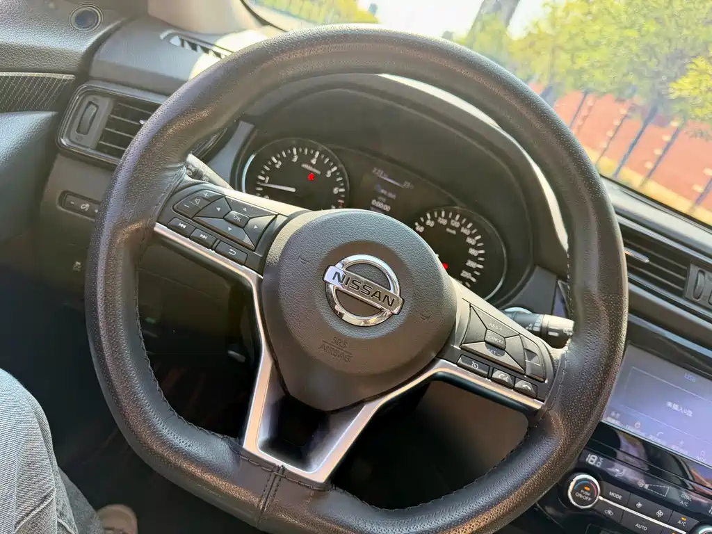 Nissan X-Trail — миниатюра 10