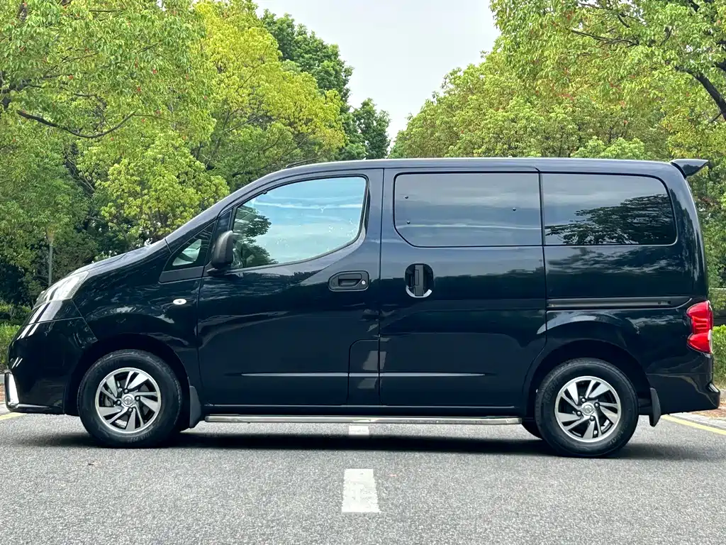 Nissan NV200 — миниатюра 19
