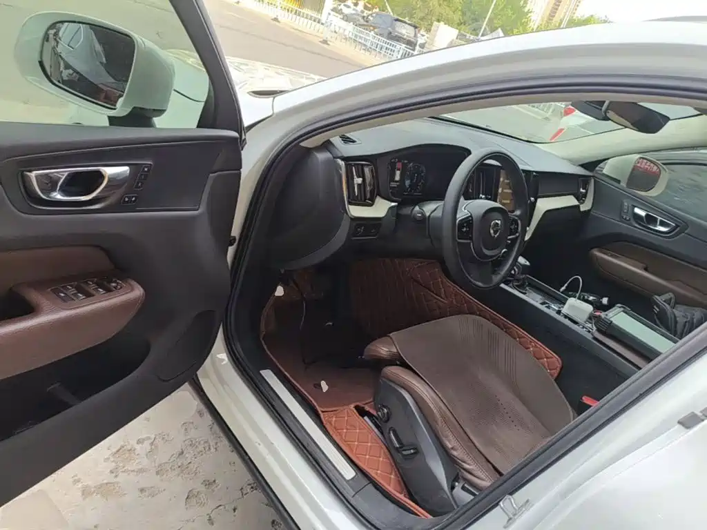 Volvo XC60 — миниатюра 16