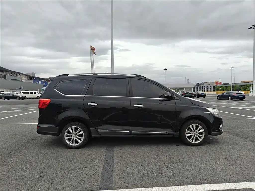 Baojun 730 2016 1.5L MT Comfort 7 мест V