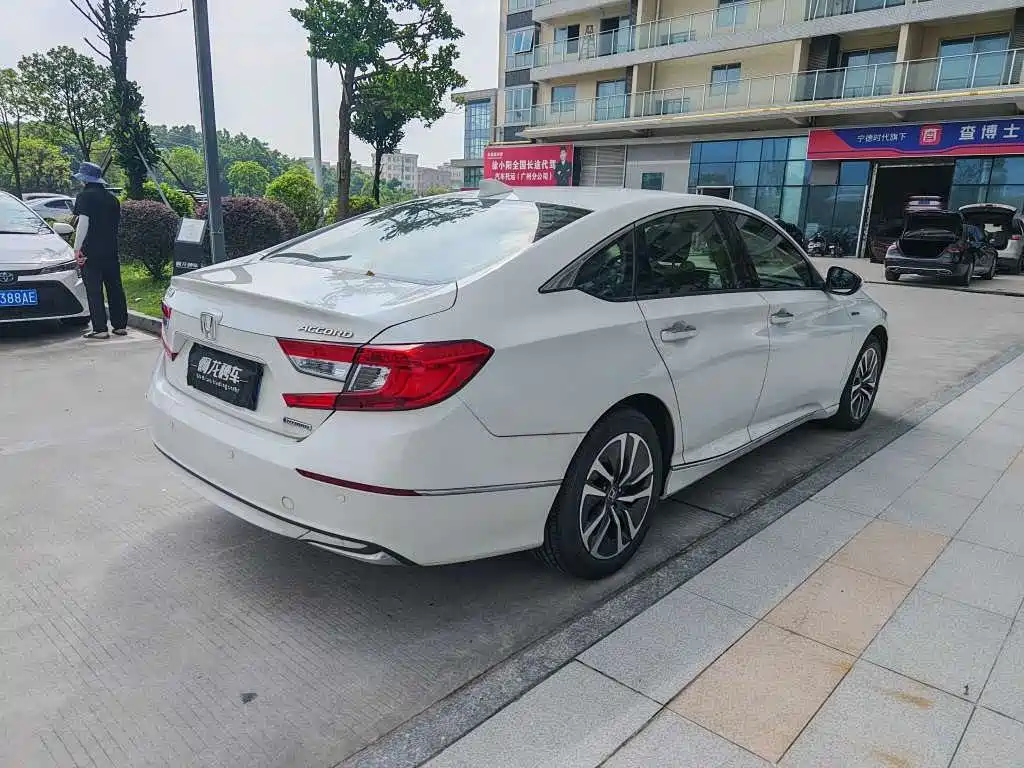 Honda Accord — миниатюра 8