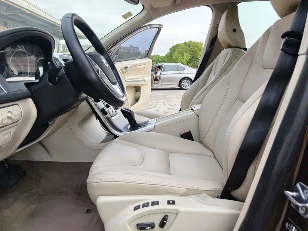 Volvo XC60 (Import) — миниатюра 7