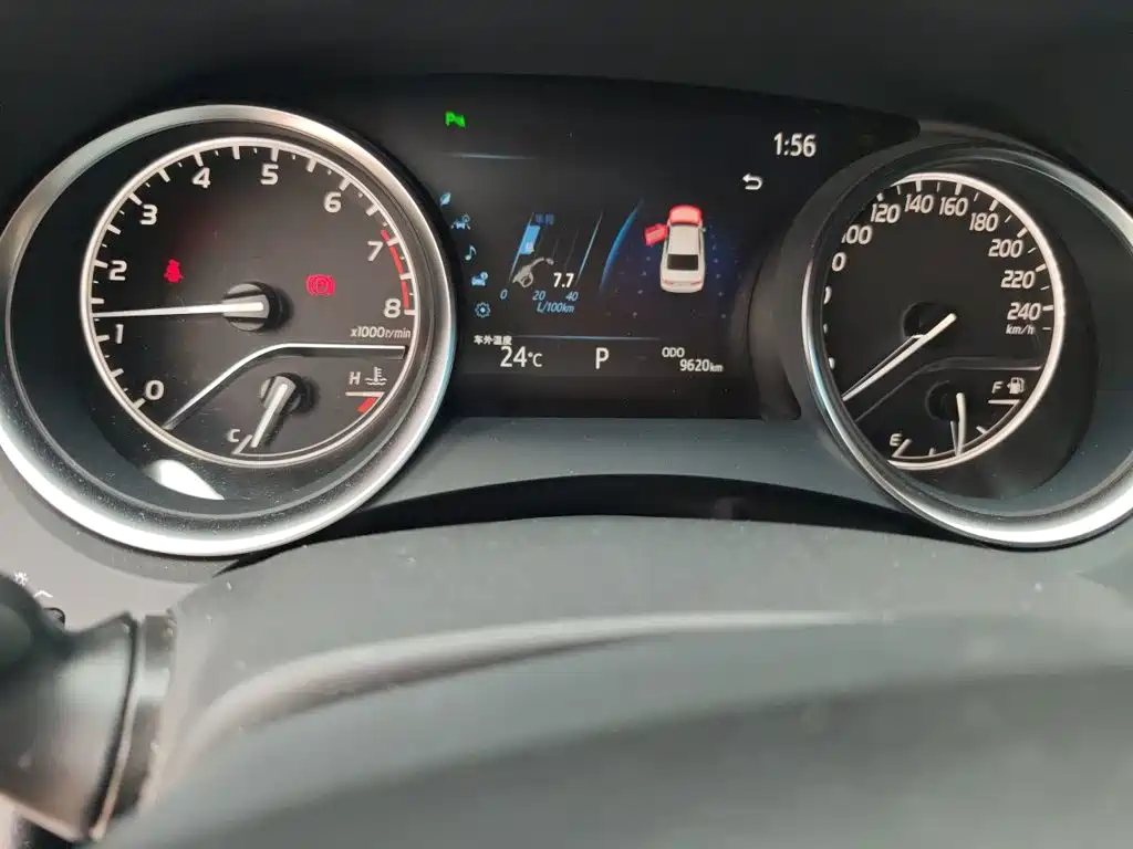 Toyota Camry — миниатюра 8