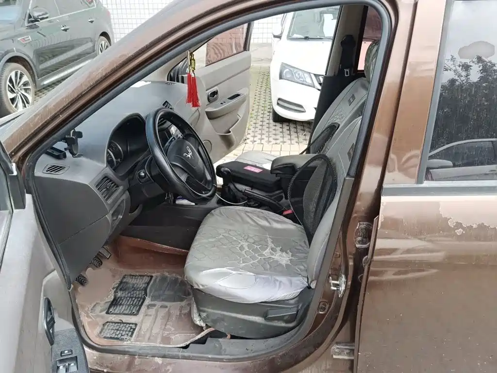 Wuling Hongguang — миниатюра 14