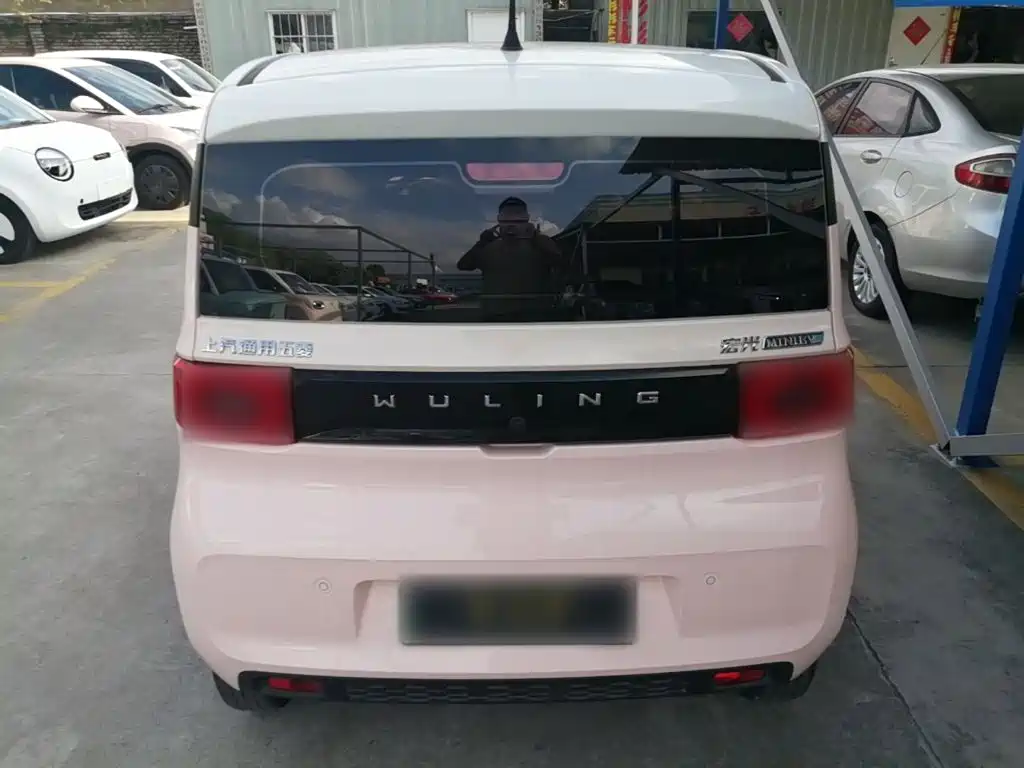 Wuling MINIEV — миниатюра 6