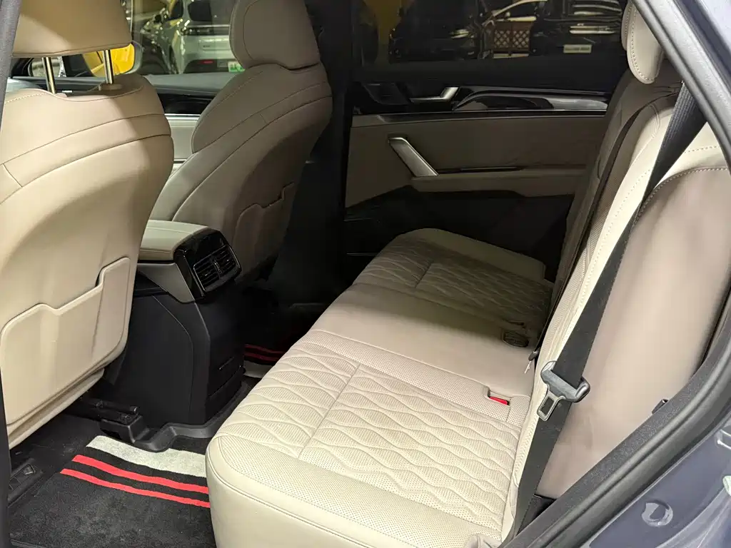 BYD Tang New Energy — миниатюра 10