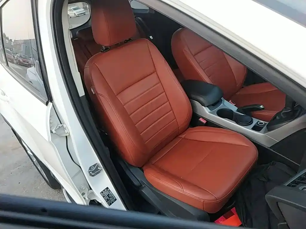 Ford Kuga — миниатюра 25